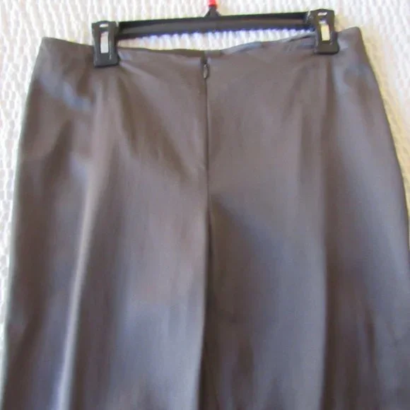 Sold - Picture 3 of 8